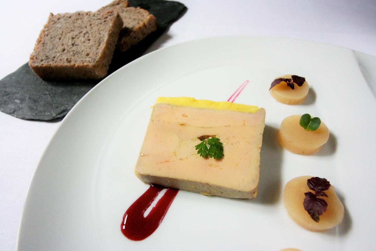 Logis - Hotel & Restaurant Du Tribunal Mortagne-au-Perche Ngoại thất bức ảnh