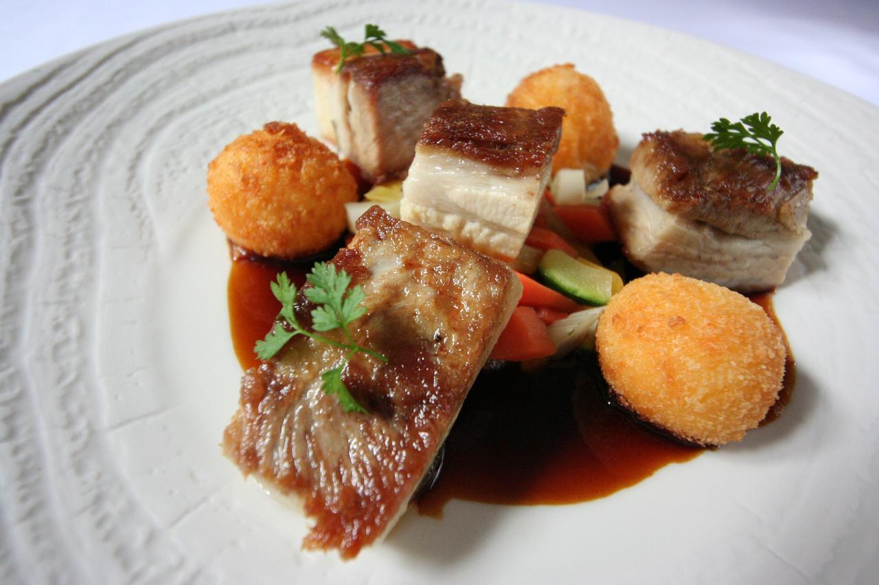 Logis - Hotel & Restaurant Du Tribunal Mortagne-au-Perche Ngoại thất bức ảnh